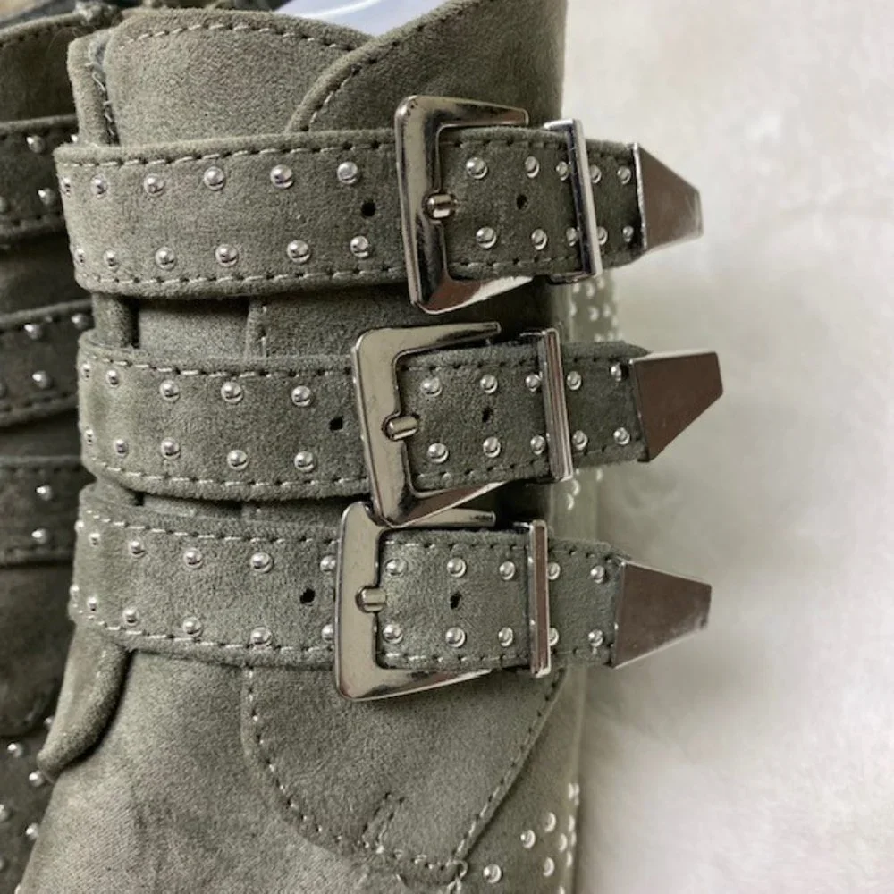 Qupid Olive‎ Muni Studded Ankle Bootie, size 7